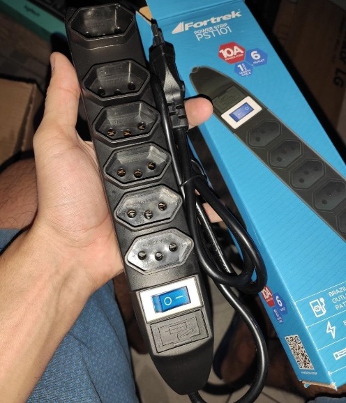 Filtro de Linha 6 Tomadas 2P+T Preto – Fortrek