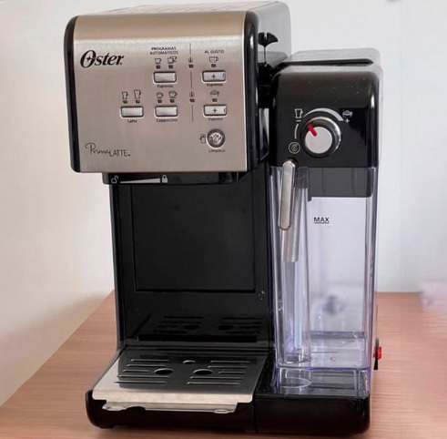 Cafeteira Espresso Oster PrimaLatte Black
