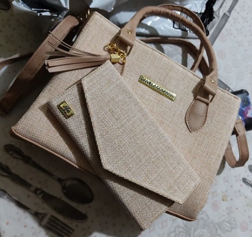 Bolsa Feminina Com Carteira Em Couro Ecologico