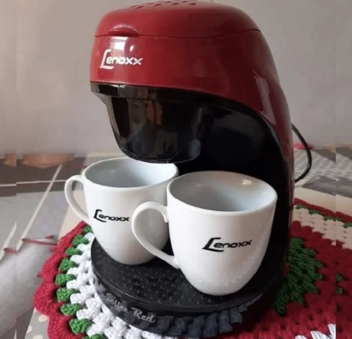 Cafeteira Elétrica Lenoxx PCA 031 Preta e Vermelha – 2 Xícaras