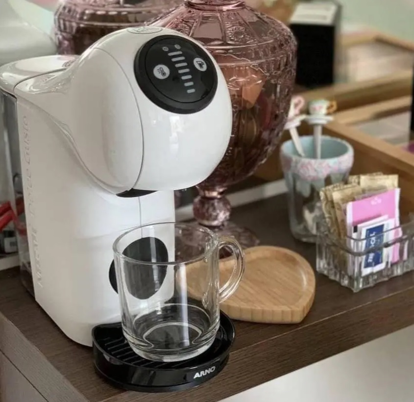 Cafeteira Expresso Nescafé Dolce Gusto, Arno, Genio S Basic DGS1, 110v