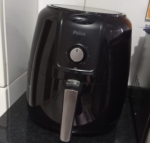 Fritadeira Air Fryer Philco Gourmet 7.2L PRF13P Preta 220V