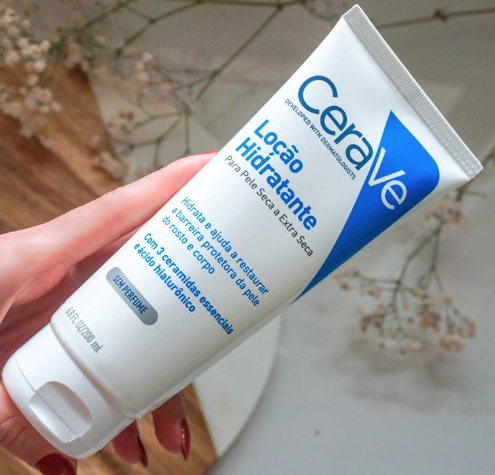 CeraVe, Loção Hidratante Corporal, com textura Fluida e Ácido Hialurônico, 50ml