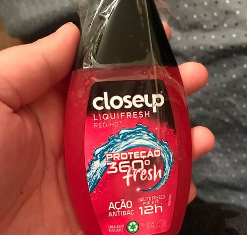 Gel Dental com Flúor Red Hot Ação Antibac Closeup Liquifresh Frasco 100g, Close Up, Branco