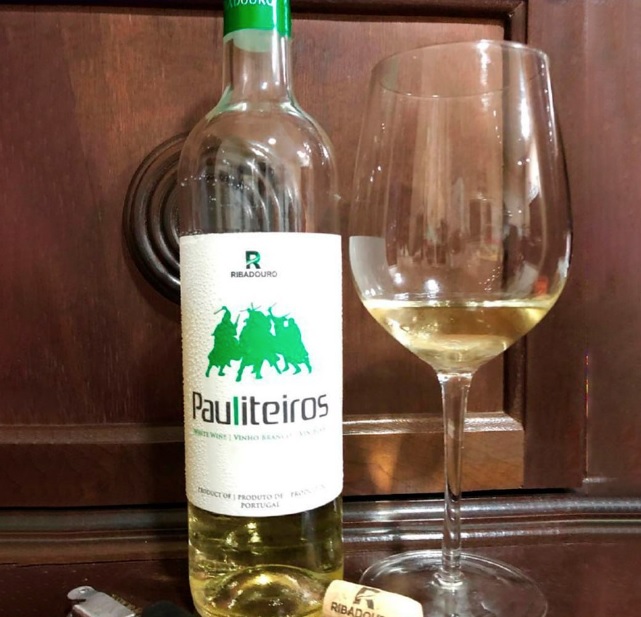 Vinho Português Pauliteiros Branco 750ml