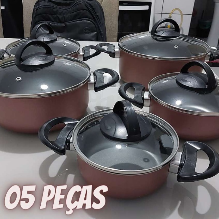 Jogo de Caçarolas 05 Peças Rosé com Tampa de Vidro e Utensílios