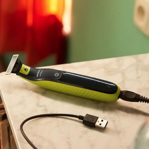 Aparador e raspador OneBlade com 3 pentes, à prova d’água, Bivolt – QP2724/10 Philips