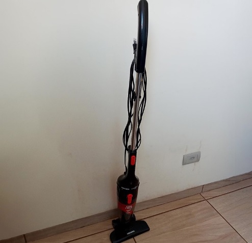 Aspirador de Pó Vertical Mondial 1100W – Turbo Cycle AP-35 Preto e Laranja