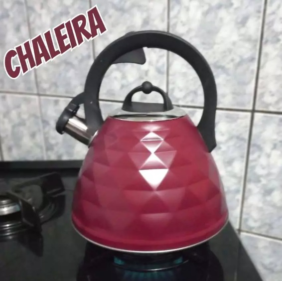 Chaleira Brinox Inox com Apito Vermelho Fosco – 2,7L Diamond