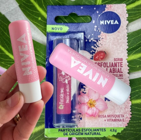 NIVEA Esfoliante Labial Scrub Rosa Mosqueta 4,8g , Renova os lábios com efeito peeling, previne as pelinhas