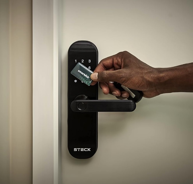 Steck, Fechadura Digital Inteligente Smarteck, Com Biometria – Smbf1ps1