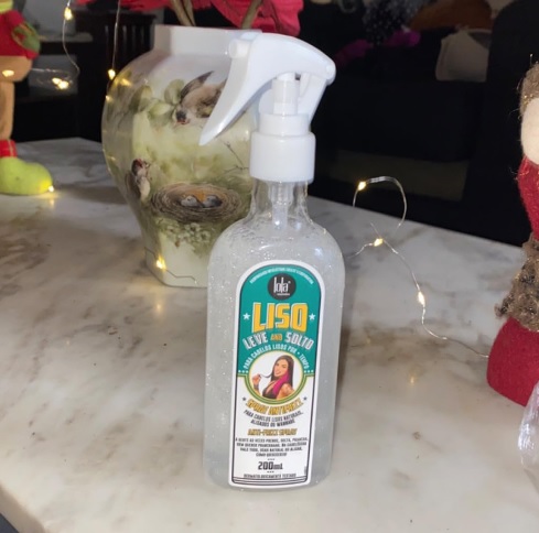 Spray Antifrizz Liso, Leve and Solto, Lola Cosmetics, Branco/Verde