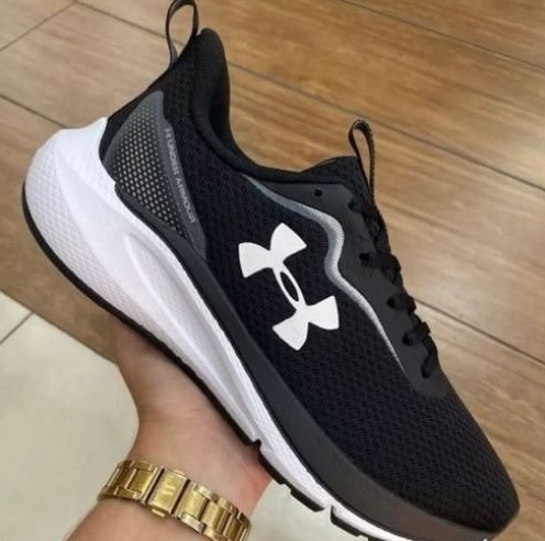Tênis Under Armour Charged First