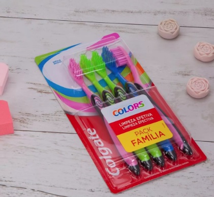 Escova de Dente Colgate Colors 5 Unidades
