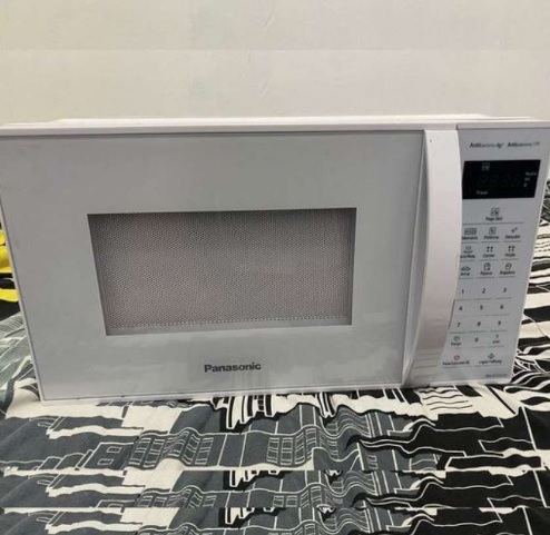 Micro-ondas Panasonic 21L Branco NN-ST25LW