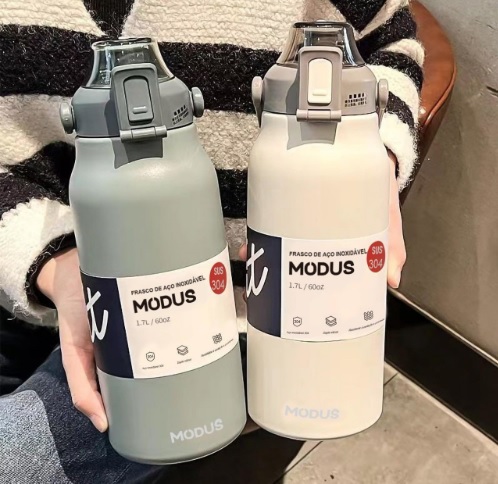 Garrafa Térmica Isolada a Vácuo De Aço Inoxidável 304 1700ML Grande Capacidade Com Canudo (Branco)