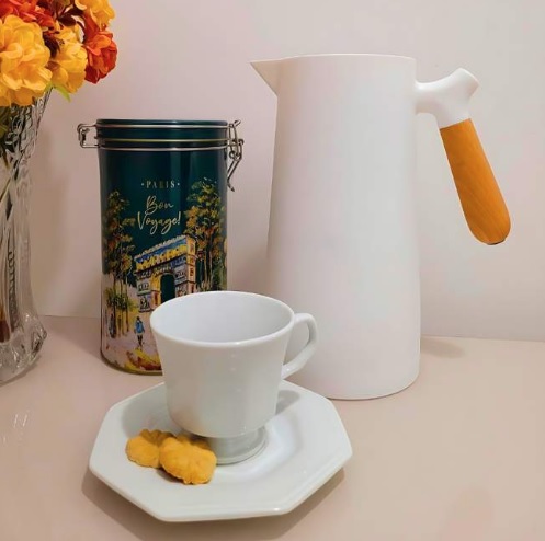 WOLFF Garrafa Térmica de Plástico com Cabo de Madeira Nórdica 1L