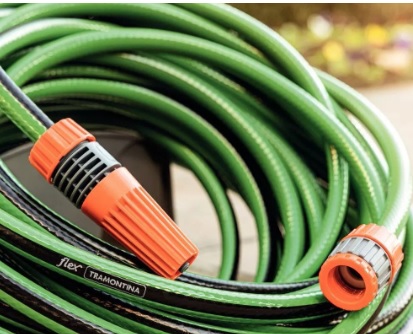 Mangueira Jardim Tramontina Pvc 4 Camadas 20m C Kit Esguicho Cor Verde/Preto