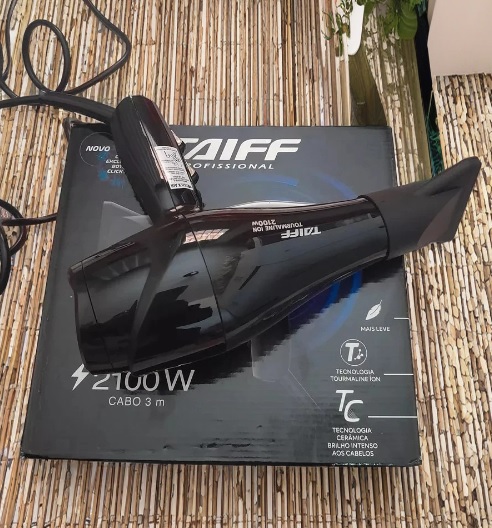 Secador de cabelo TaiffElegance Tourmaline Íon preto 127V