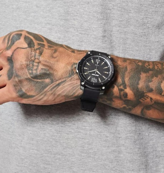 Relógio Masculino Mormaii Analógico Mo2035LG/8c Cor do Correia Preto Cor do Bisel Preto