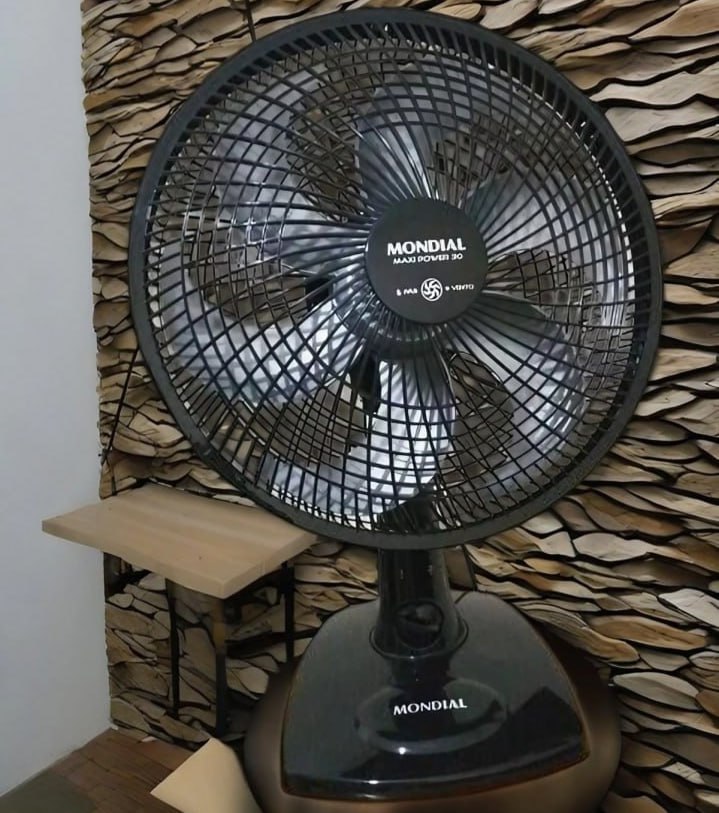 Ventilador de Mesa 30cm Super Power Mondial Preto 60W 6 Pás VSP-30-B