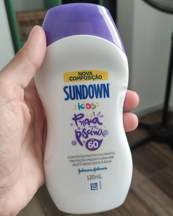 Johnson’s Sundown Protetor Solar Infantil Corpo E Rosto Praia E Piscina Kids Fps 60 120Ml