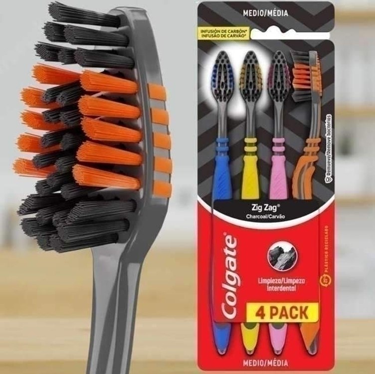 Colgate ZigZag Carvão – Escova Dental, 4 unidades