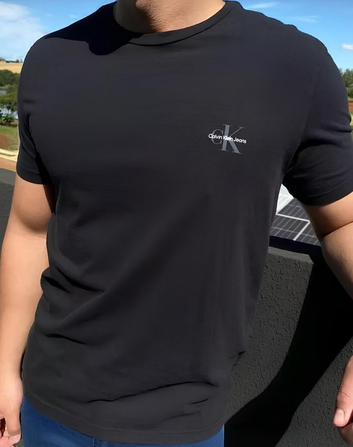 Camiseta Calvin Klein Jeans New Mono Logo Re Issue Preta
