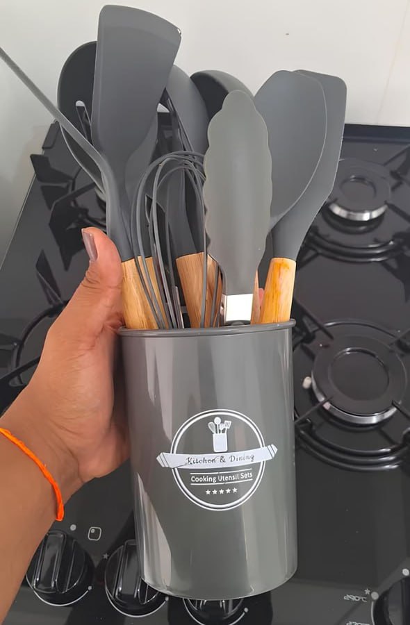 Kit 12 Utensílios De Cozinha Em Silicone E Cabo De Madeira