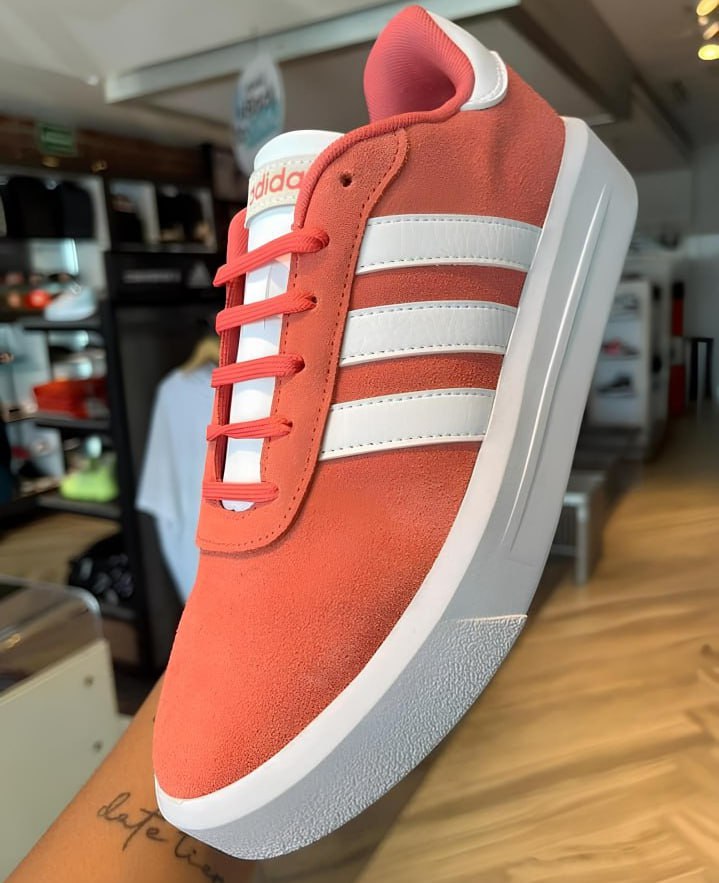 Tênis Court Silk adidas