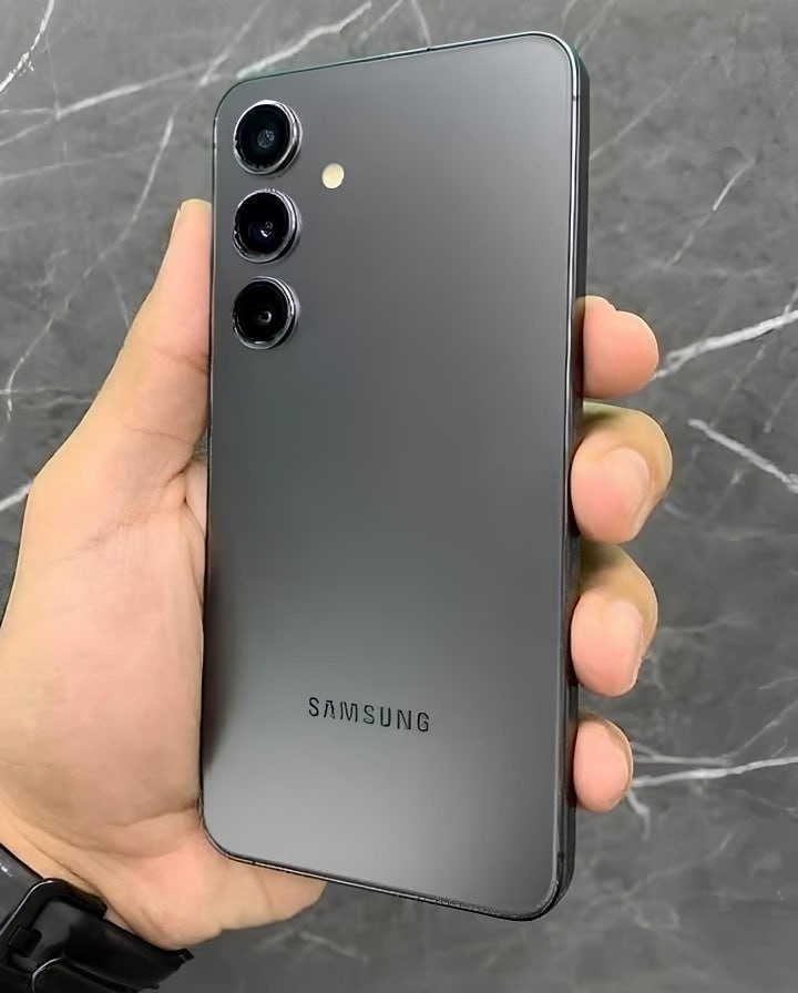 Smartphone Samsung Galaxy S24, Galaxy AI, Selfie de 12MP, Tela de 6.2″ 1-120Hz, 256GB, 8GB RAM – Preto