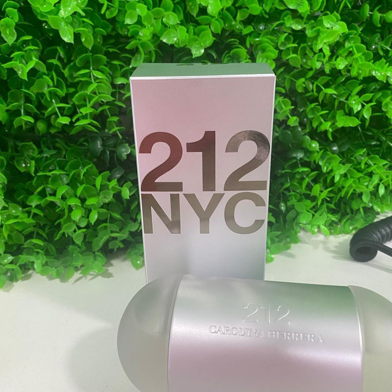 Carolina Herrera 212 NYC NYC Tradicional EDT 100ml para feminino