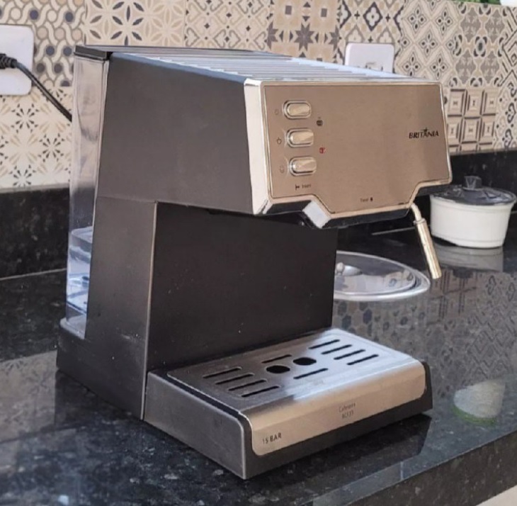 Cafeteira Expresso Britânia 15 Bar 1,6L 850W BCF33