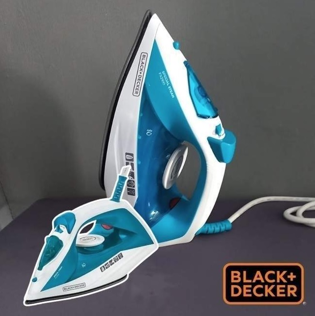 Ferro de Passar Roupa Black Decker Modelo FX2100 Vaporizador e Base Antiaderente 110V