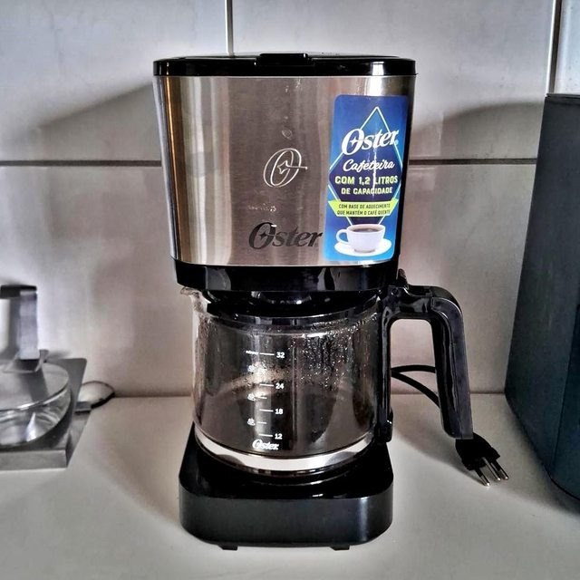 Cafeteira Oster Inox, 1,2L, 110V, Preto/Inox, 750W, OCAF600