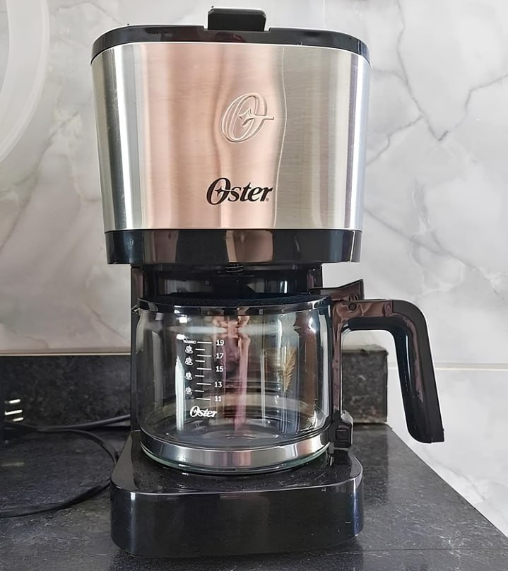 Cafeteira Oster Inox Compacta 0,75L OCAF300-220