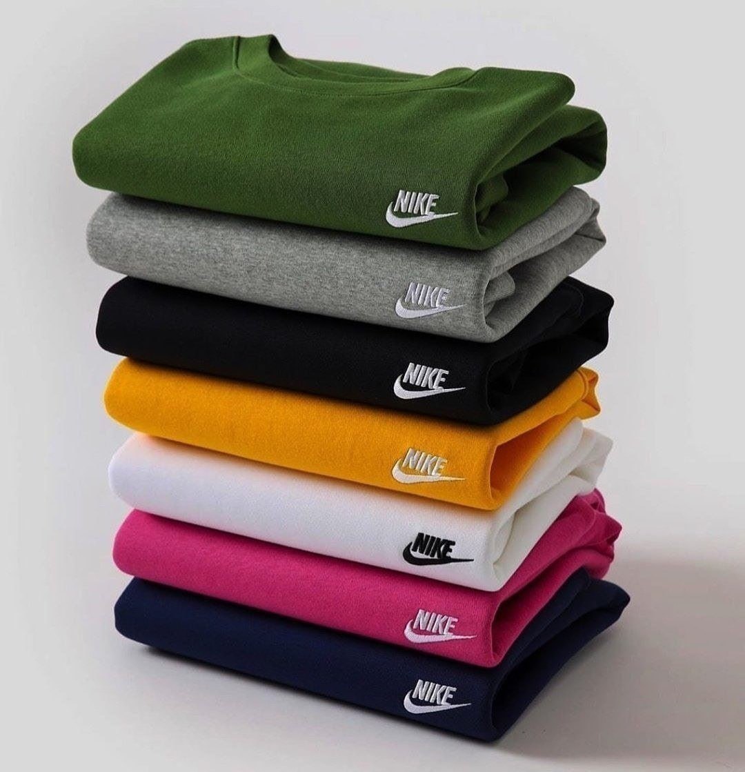 Camiseta Nike Sportswear Club Masculina