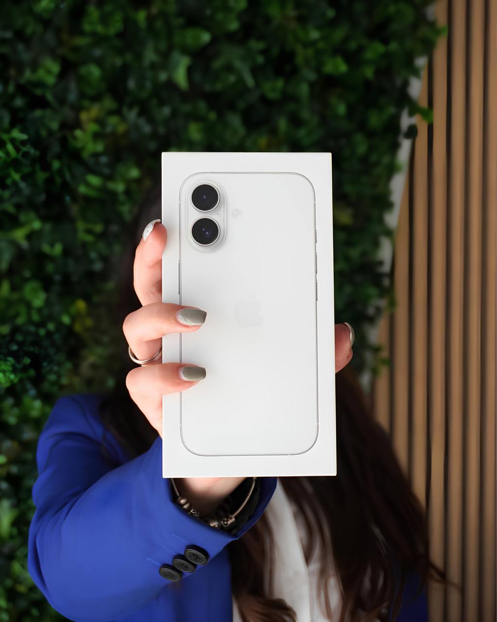 Apple iPhone 16 (128 GB) – Branco