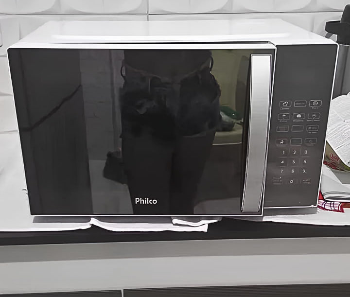 Micro-ondas Philco 25L Limpa Fácil PMO28E 1100W 220V